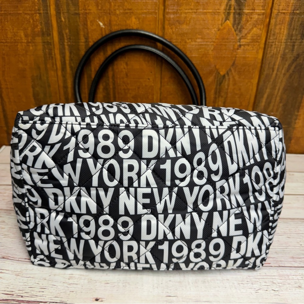 DKNY Lyla Extra Large Tote - Picture 4 of 5